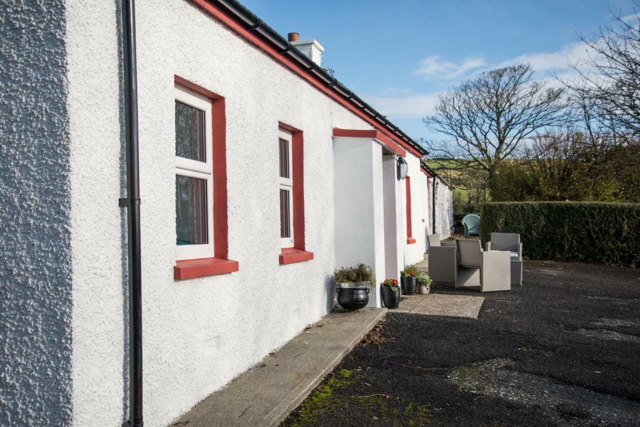 Barney'S Lodge Malin Exterior photo